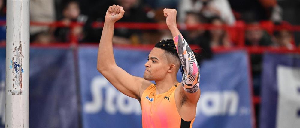 Κλειστός στίβος - Καραλής: “Έσπασε” το φράγμα των 6 μέτρων ο πρωταθλητής του επί κοντώ (βίντεο)