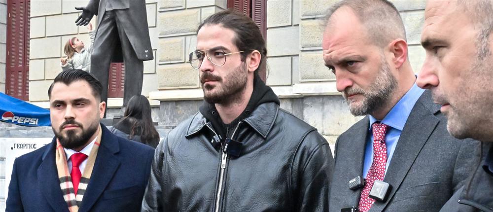 Άρης Μουγκοπέτρος: Ελεύθερος αφέθηκε ο μουσικός μετά τη μήνυση της συζύγου του για ενδοοικογενειακή απειλή