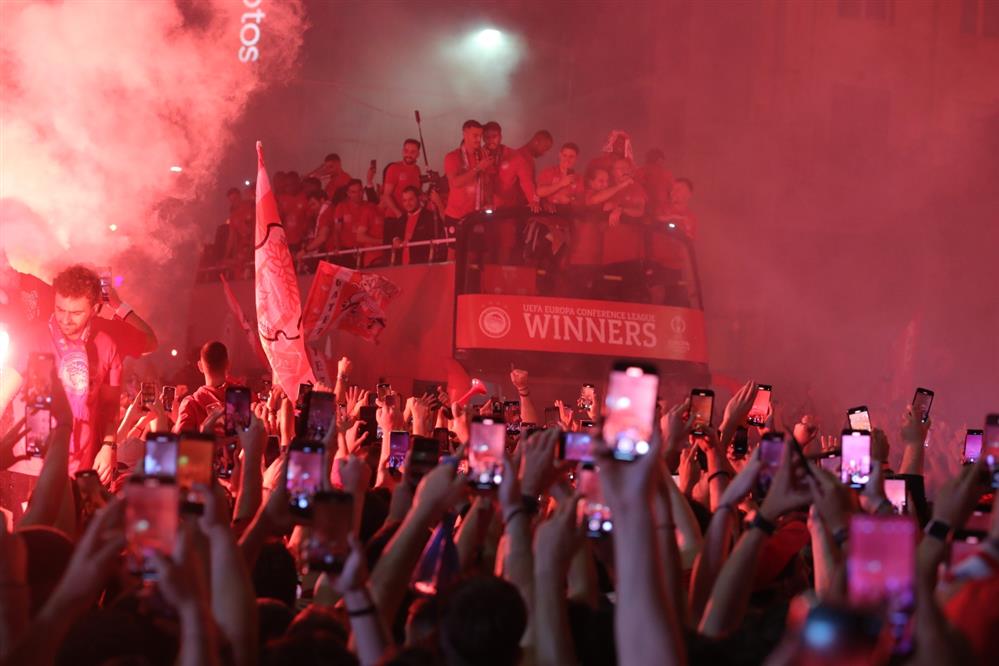 Ολυμπιακός - Υποδοχή παικτών - Πανηγυρισμοί - Πειραιάς