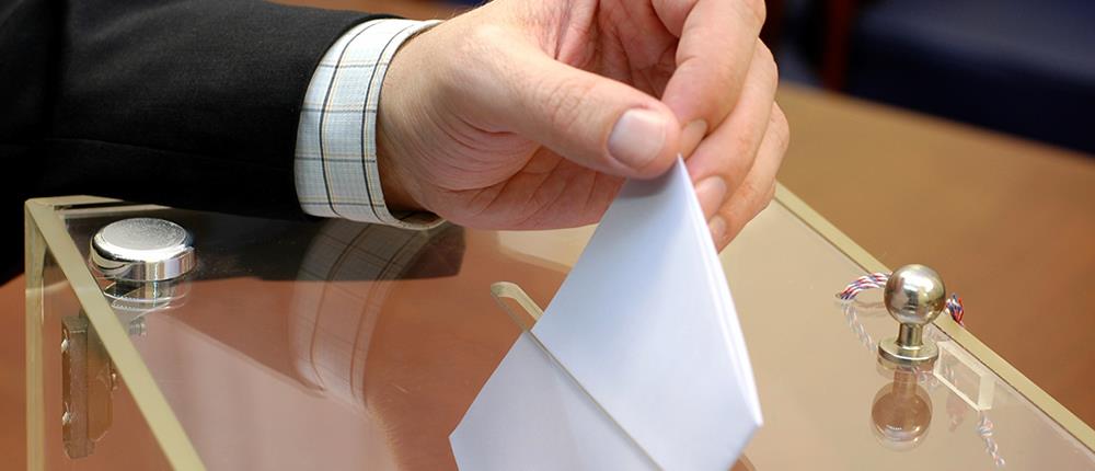 Ναμίμπια: Ο πολιτικός Αδόλφος Χίτλερ Ουουνόνα άλλαξε το όνομά του