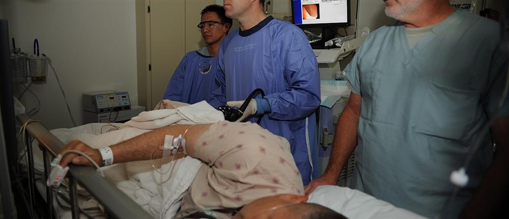 Καταδίκη γιατρού για βιασμούς και σεξουαλική κακοποίηση ασθενών σε κολονοσκοπήσεις