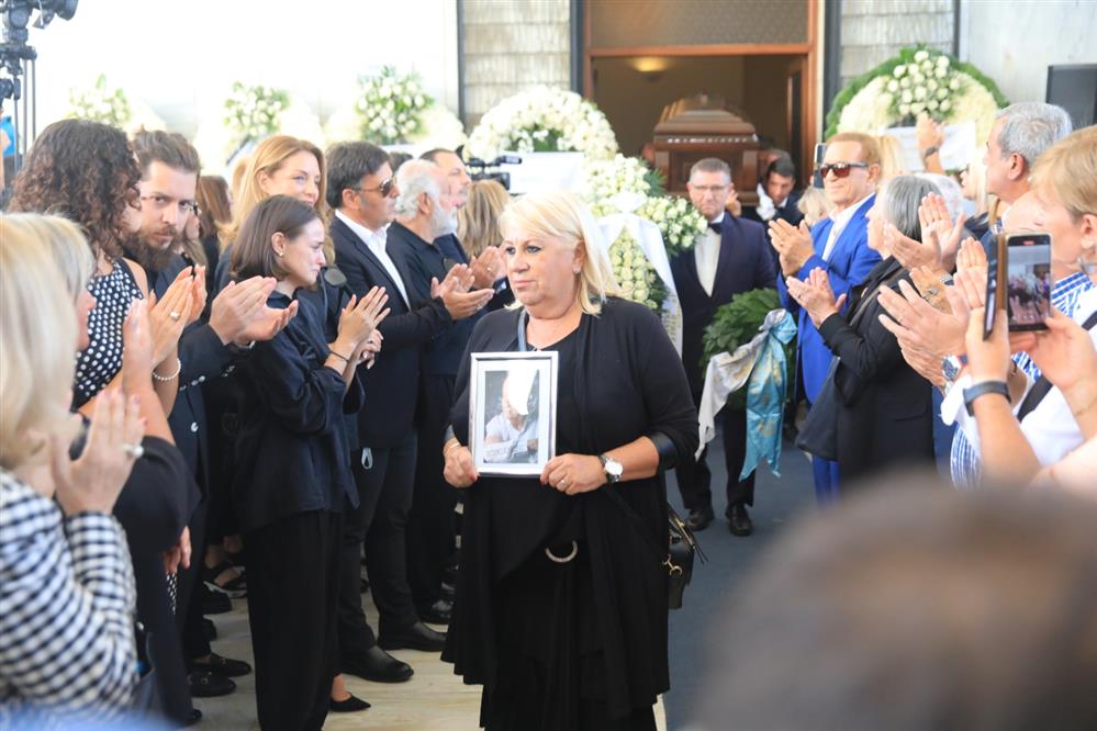 Μίμης Πλέσσας - κηδεία Μίμης Πλέσσας - κηδεία