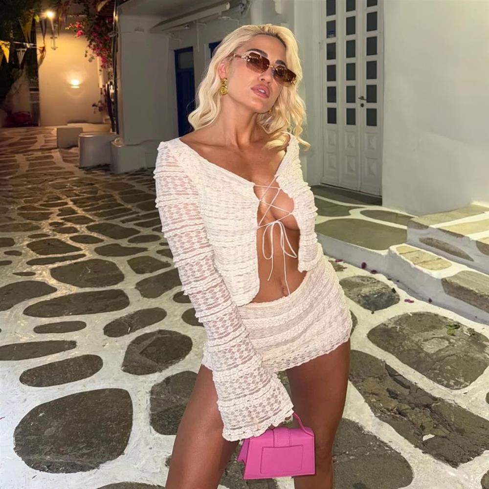 Ιωάννα Τούνη: Η φωτογραφία και η εξομολόγηση για την τριχόπτωση που της προκαλεί το άγχος