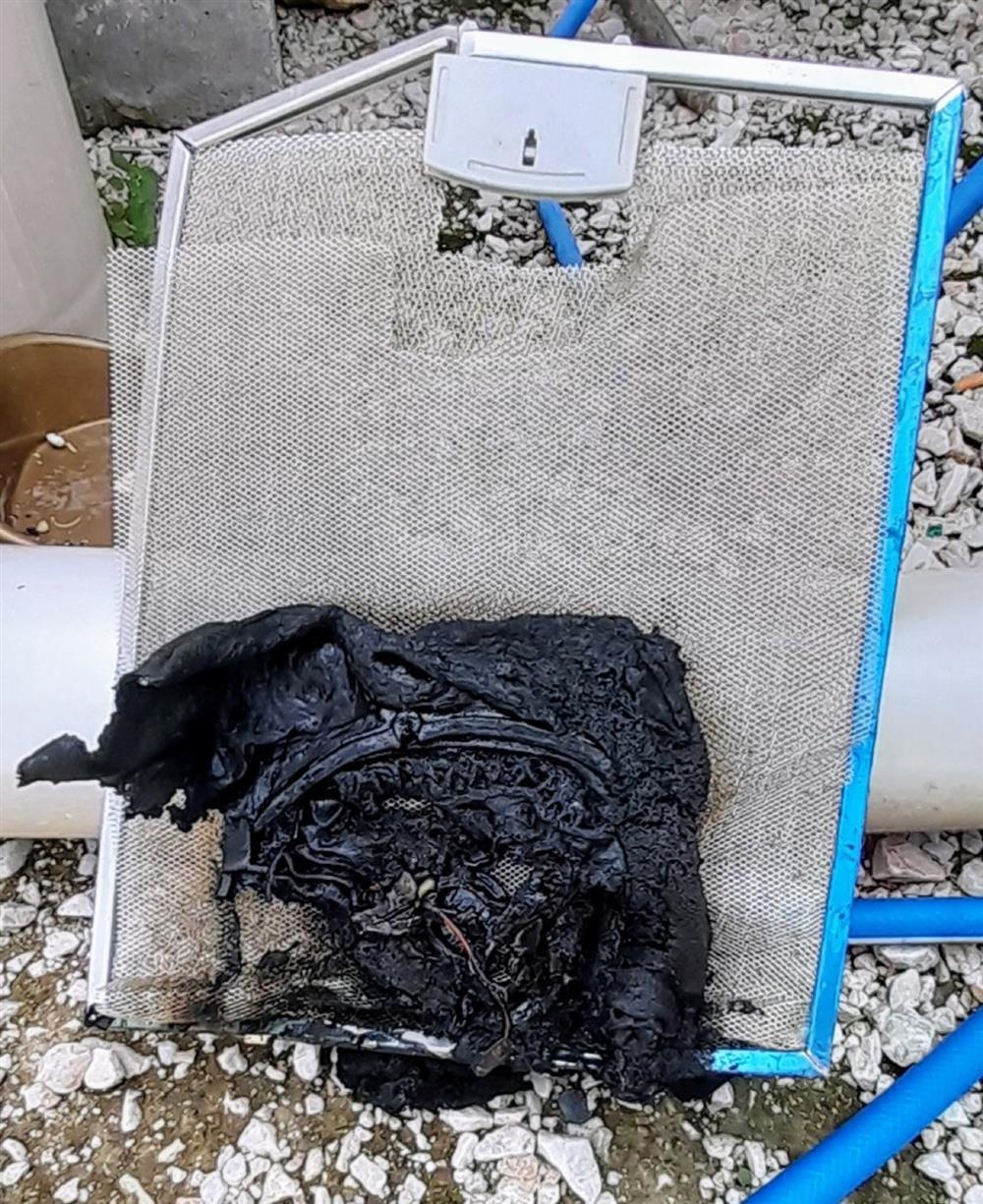 ΛΑΡΙΣΑ - ΚΟΝΤΕΙΝΕΡ