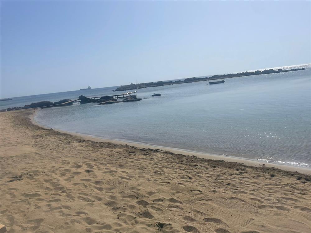 Ρόδος - beach bar - Αγία Μαρίνα - ξαπλώστρες - ομπρέλες