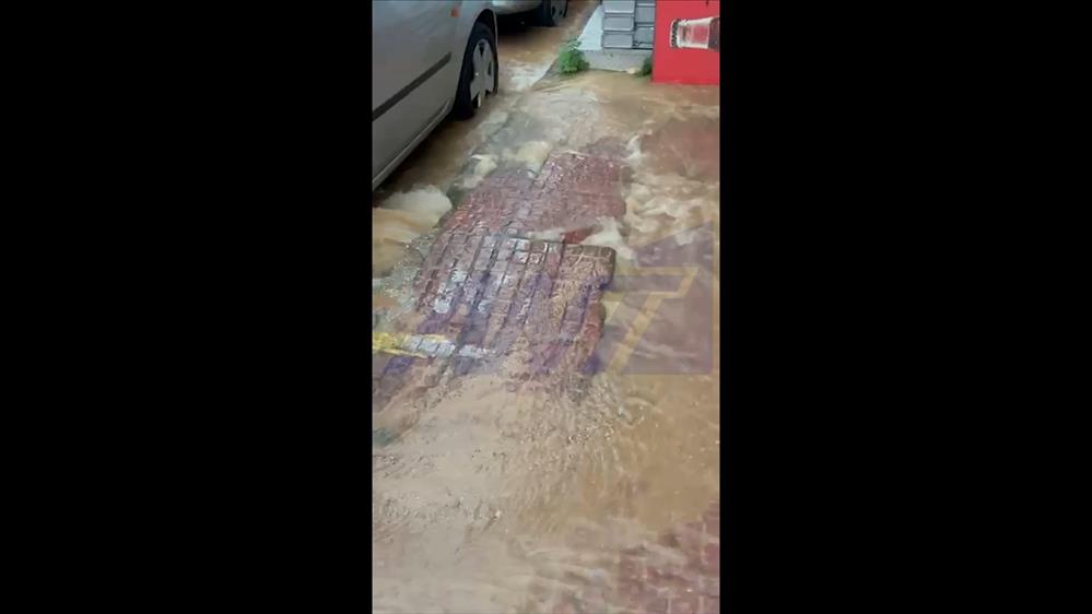 Έσπασε αγωγός στην Πανόρμου