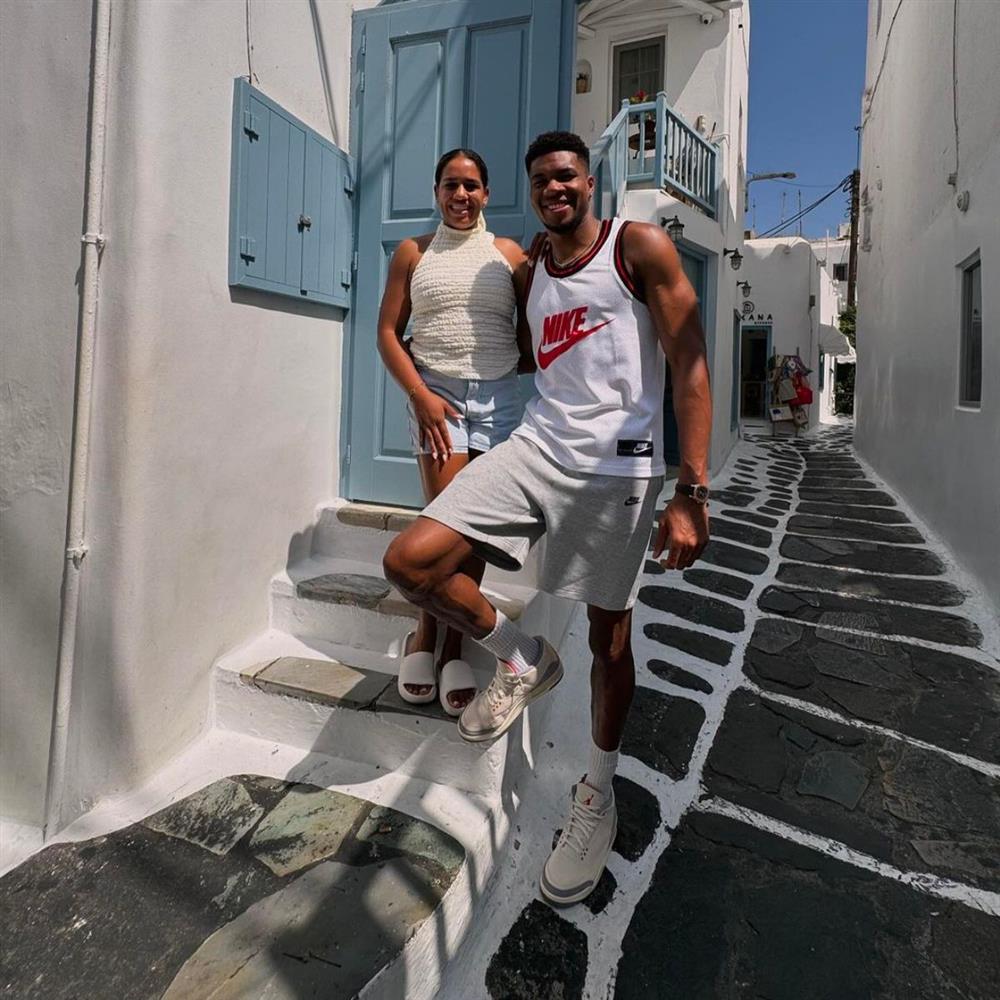 Μαράια Αντετοκούνμπο