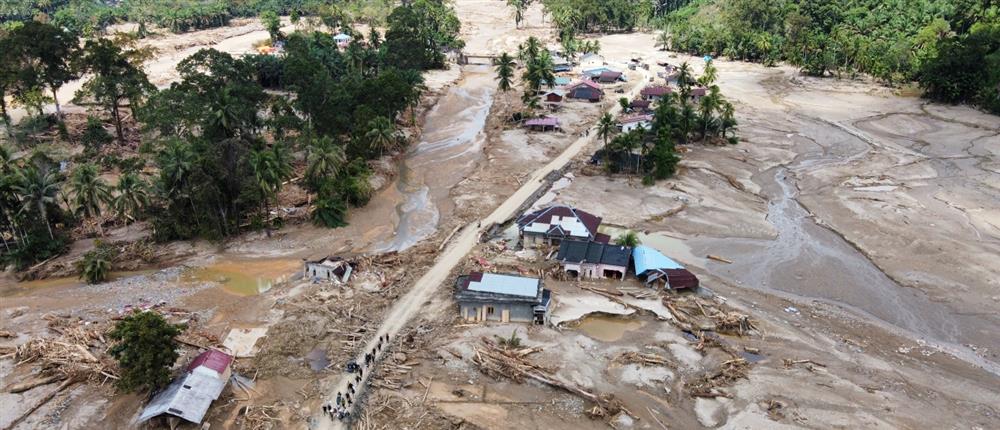 Ινδονησία: Σχεδόν 600 οι νεκροί από κυκλώνα - Μάχη δίνουν οι διασώστες