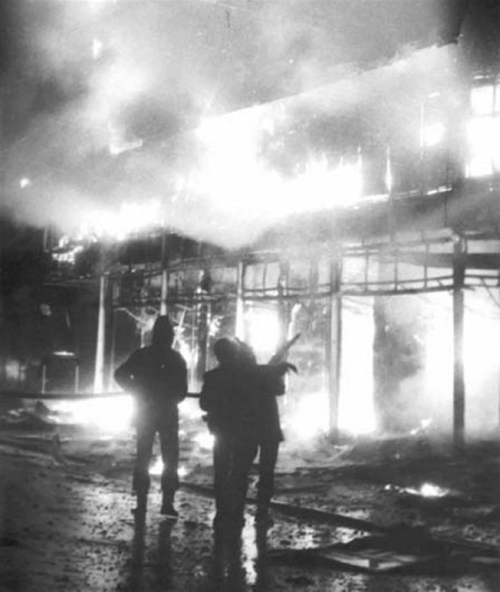 πολυκατάστημα - Μινιόν - Κατράντζος - φωτιά