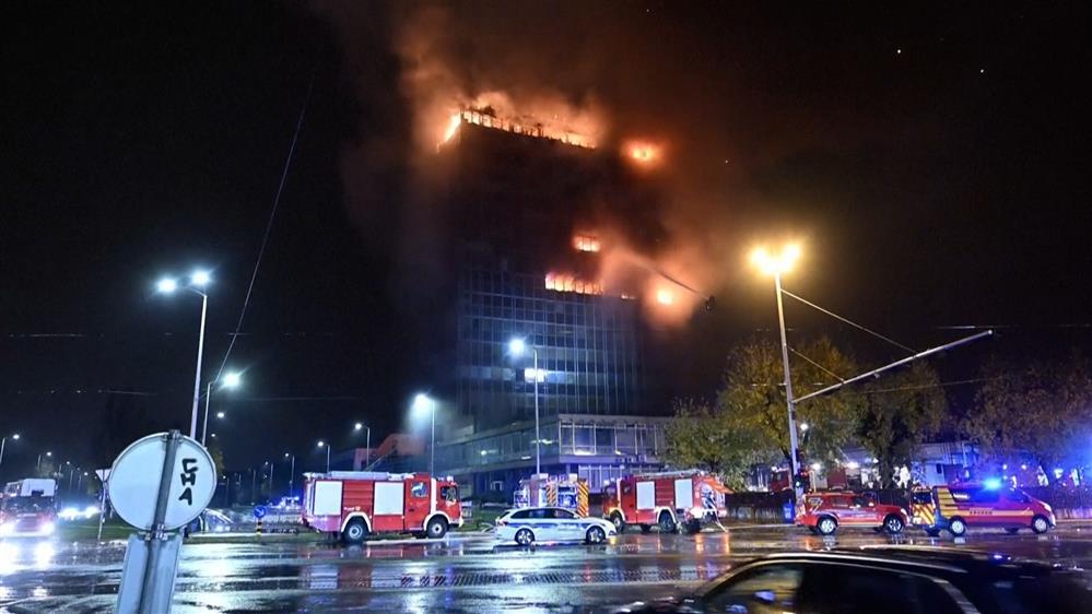Πυρκαγιά σε εμβληματικό ουρανοξύστη στο Ζάγκρεμπ