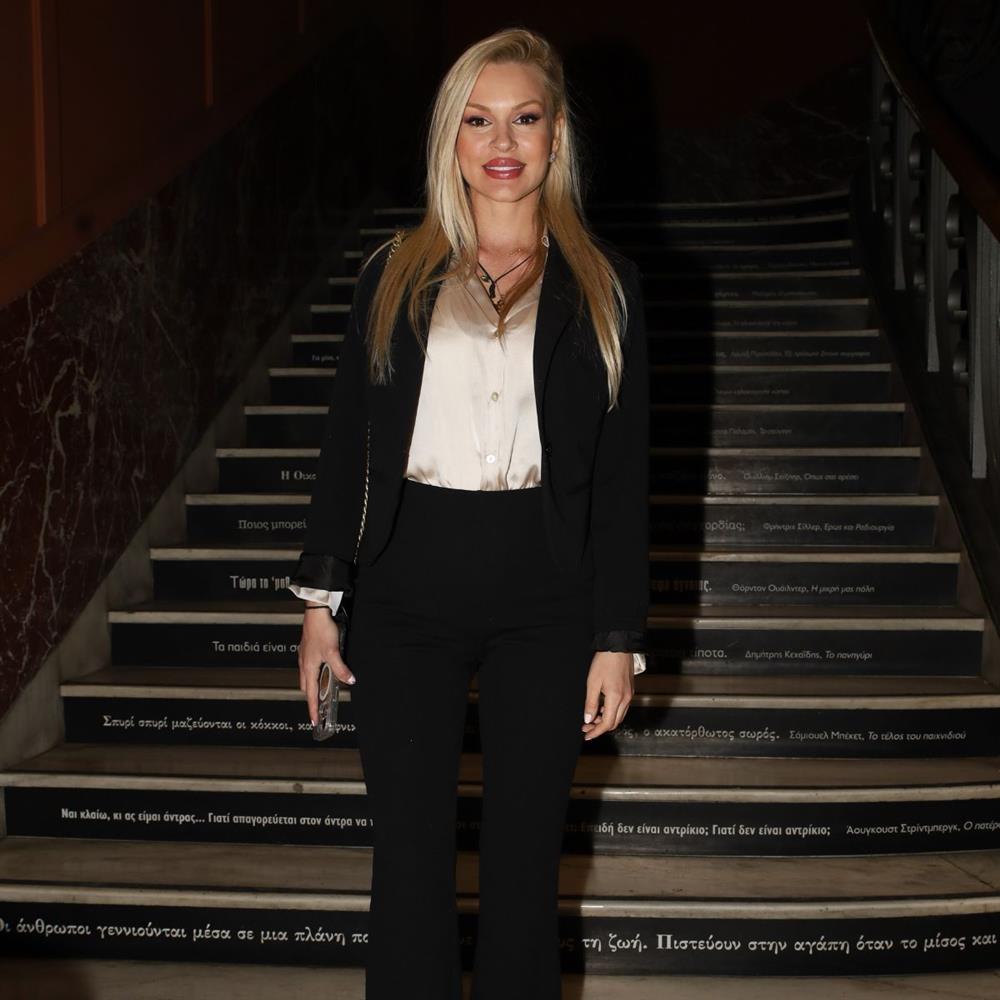 Βίκυ Κάβουρα