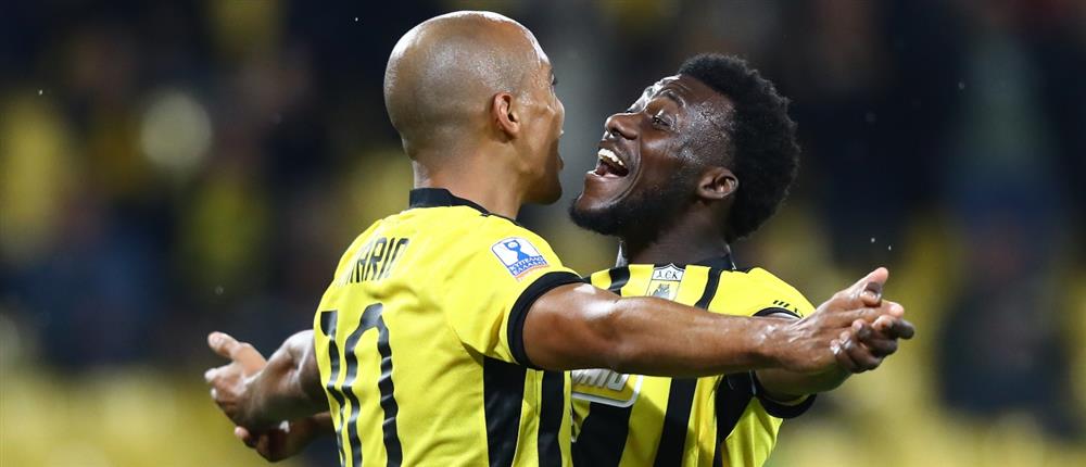 Η ΑΕΚ νίκησε 2-0 τον ΟΦΗ και... περιμένει για να δει αν θα «μείνει» στην πρώτη τετράδα