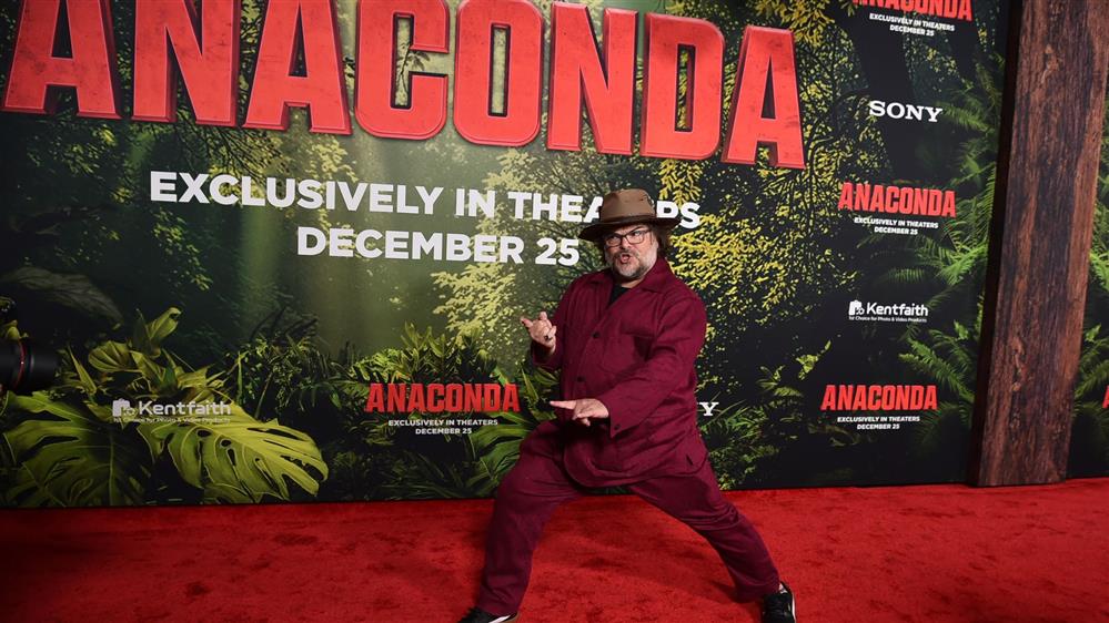 Ο Τζακ Μπλακ έκλεψε την παράσταση, στην πρεμιέρα της ταινίας "Anaconda" στο Λος Άντζελες, στην οποία συμπρωταγωνιστεί με τον Πολ Ραντ.