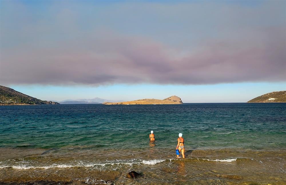 Καπνοί - φωτιά Εύβοια - Ανατολική Αττική