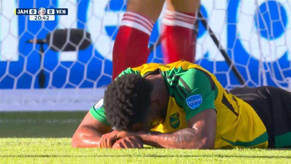COPA AMERICA 2024| Τζαμάικα - Βενεζουέλα | Κοντά στο 1-0 η Τζαμάικα - Η κεφαλιά "ψαράκι" του Σέφας περνάει πάνω από την εστία