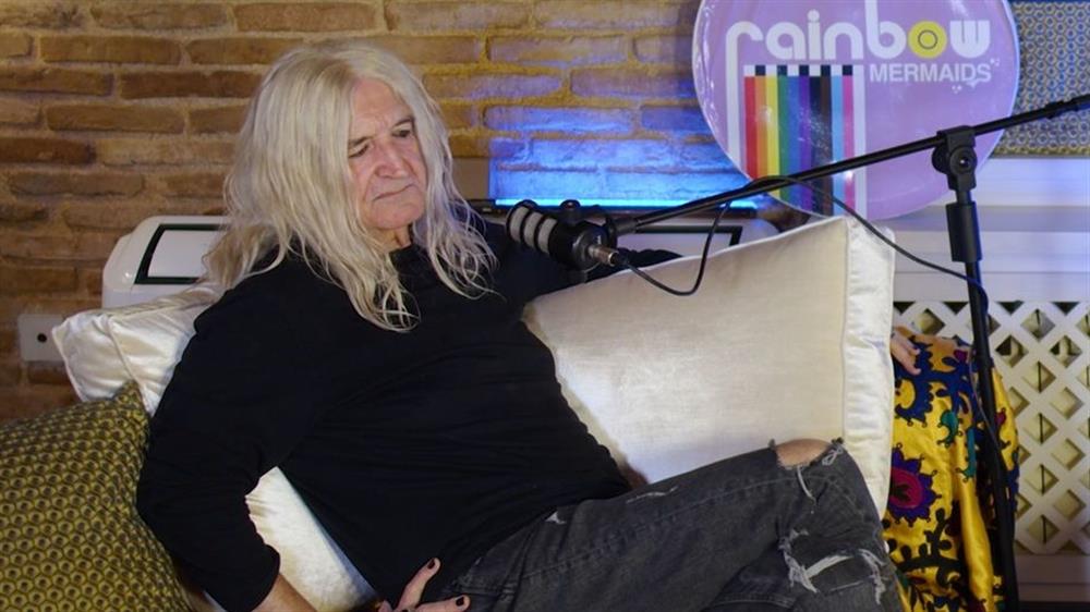 Νίκος Καρβέλας: "Το έντεχνο είναι το τραγούδι της δυσκοιλιότητας"