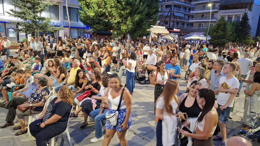 Τεντόγλου - Γρεβενά - γιγαντοοθόνη Τεντόγλου - Γρεβενά - γιγαντοοθόνη