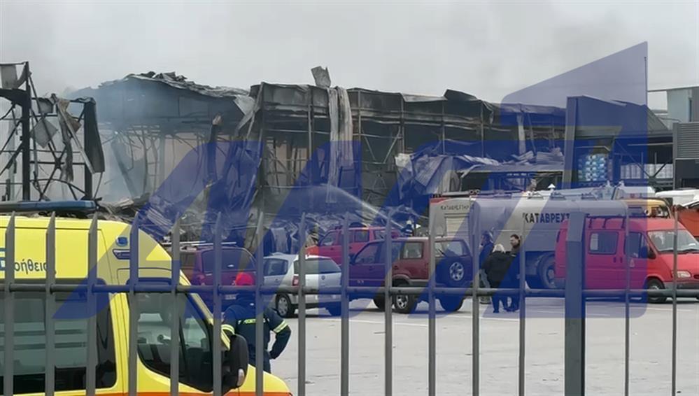 Τρίκαλα: Φωτιά στο εργοστάσιο Βιολάντα