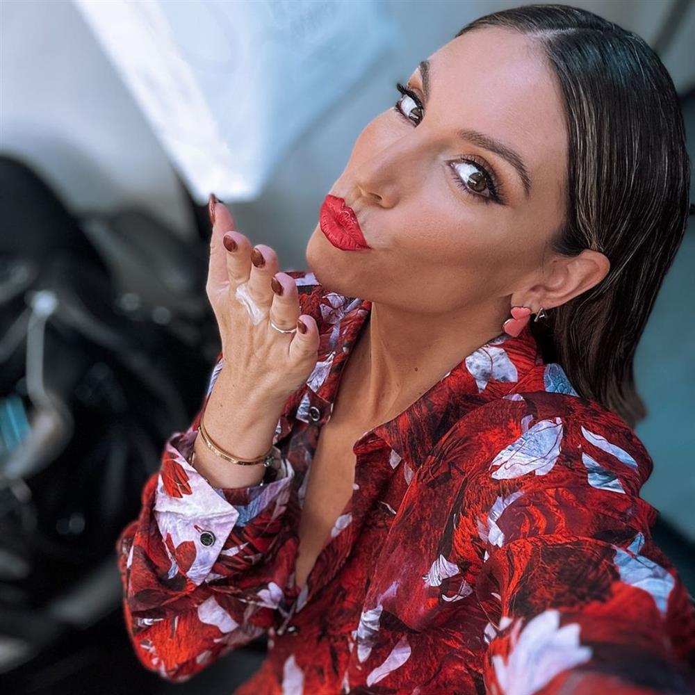 Αθηνά Οικονομάκου