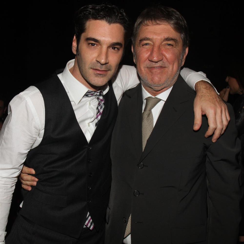 Παπακαλιατης