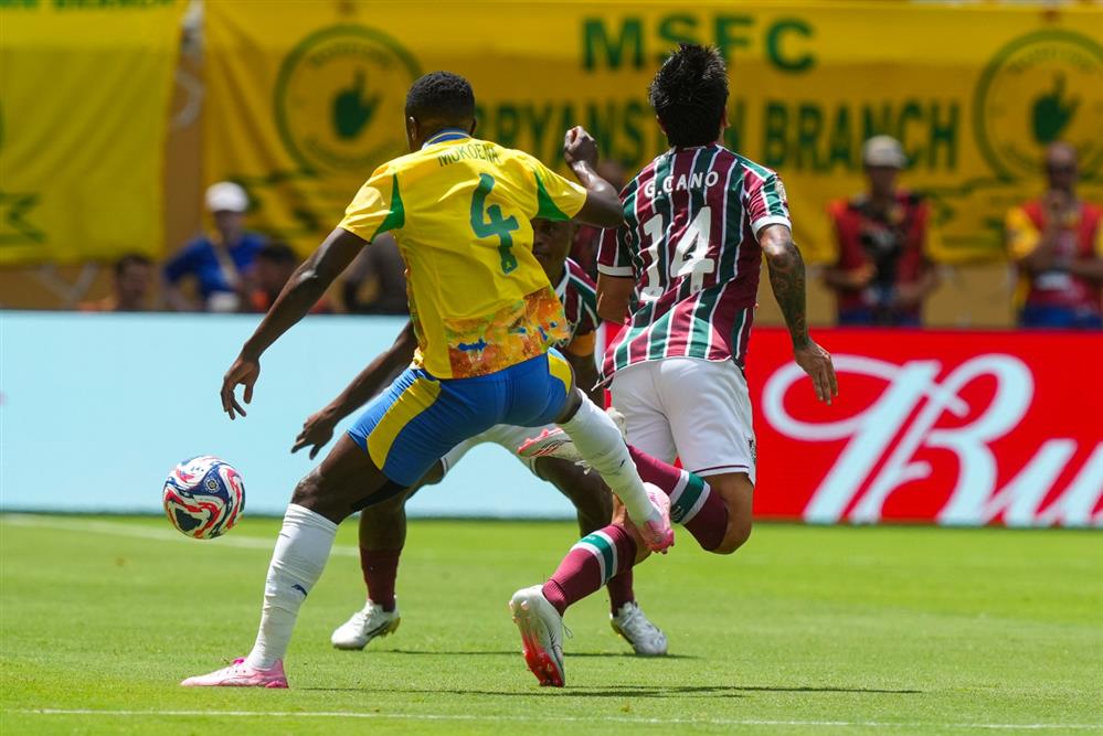 Μαμελόντι Σάνταουνς - Φλουμινένσε - Μουντιαλ Συλλόγων