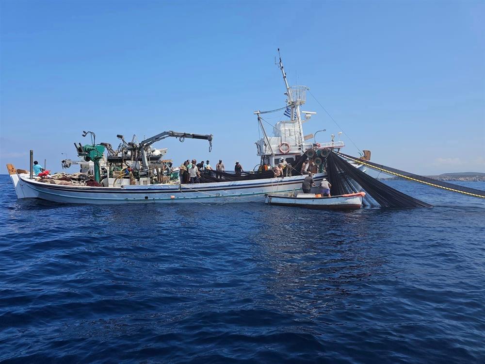 Πάρος - αλιευτικό - ναυάγιο