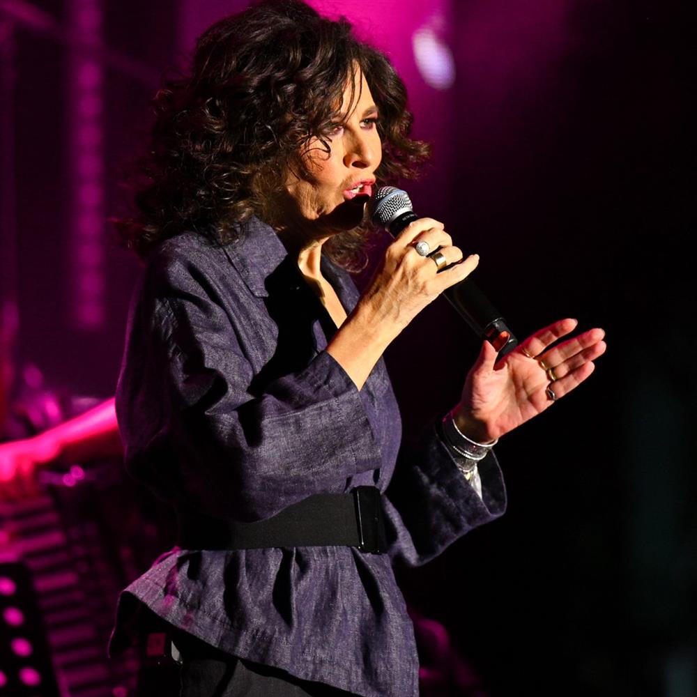 Ελευθερία Αρβανιτάκη: Ακυρώνει τις συναυλίες της λόγω προβλήματος υγείας
 
