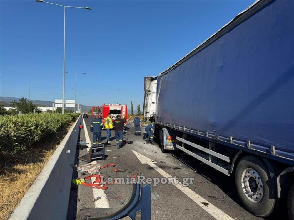 Λαμία - Νταλίκα - Τροχαίο - Αλεύρια