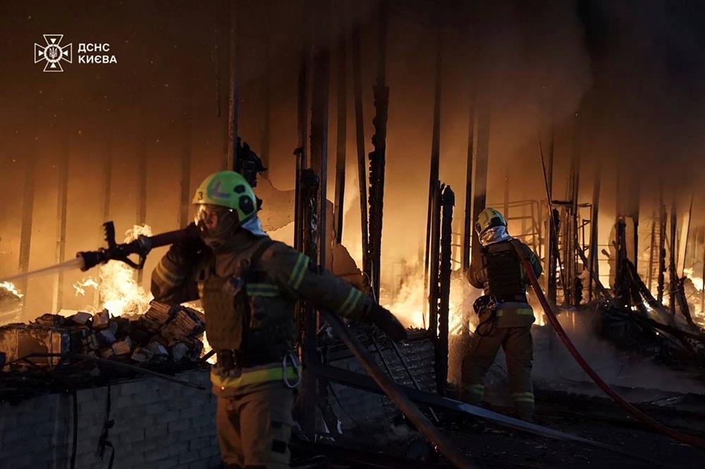 Ουκρανία - πυροσβέστες - φωτιά Ουκρανία - πυροσβέστες - φωτιά