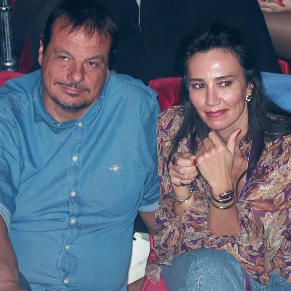 Εργκίν Αταμάν: Με τη γοητευτική σύζυγό του στο νυχτερινό κέντρο που εμφανίζεται ο Κωνσταντίνος Αργυρός