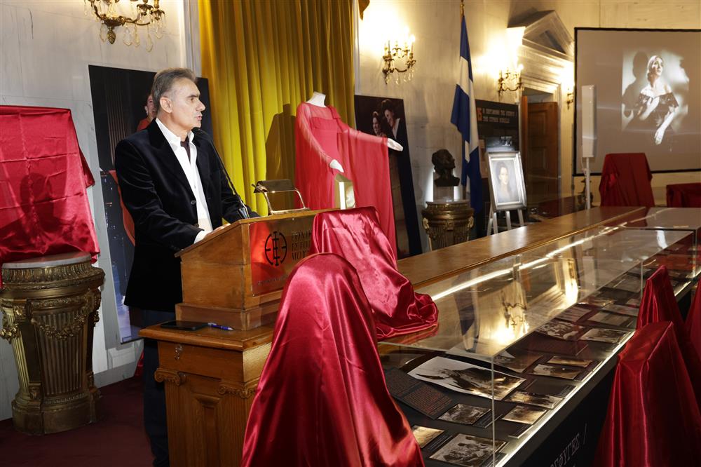 Νίκος Χαραλαμπόπουλος Νίκος Χαραλαμπόπουλος