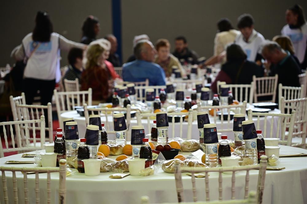 Δουκας - γευματα αγαπης - δημος αθηναιων