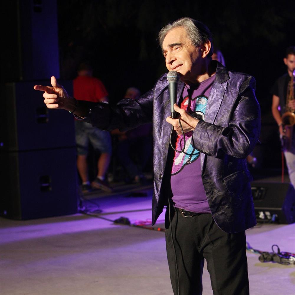 Δύσκολες ώρες για τον τραγουδιστή, Τέρη Χρυσό! Καθηλωμένος στο κρεβάτι του