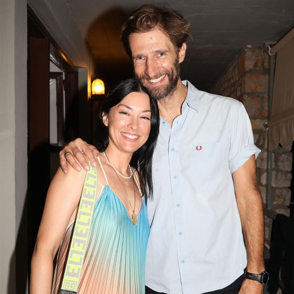 Μάξιμος Mουμούρης & Νάντια Γιαννακοπούλου: Στην Τήνο με τις κόρες τους - "Να εκπληρώσουμε το τάμα μας"