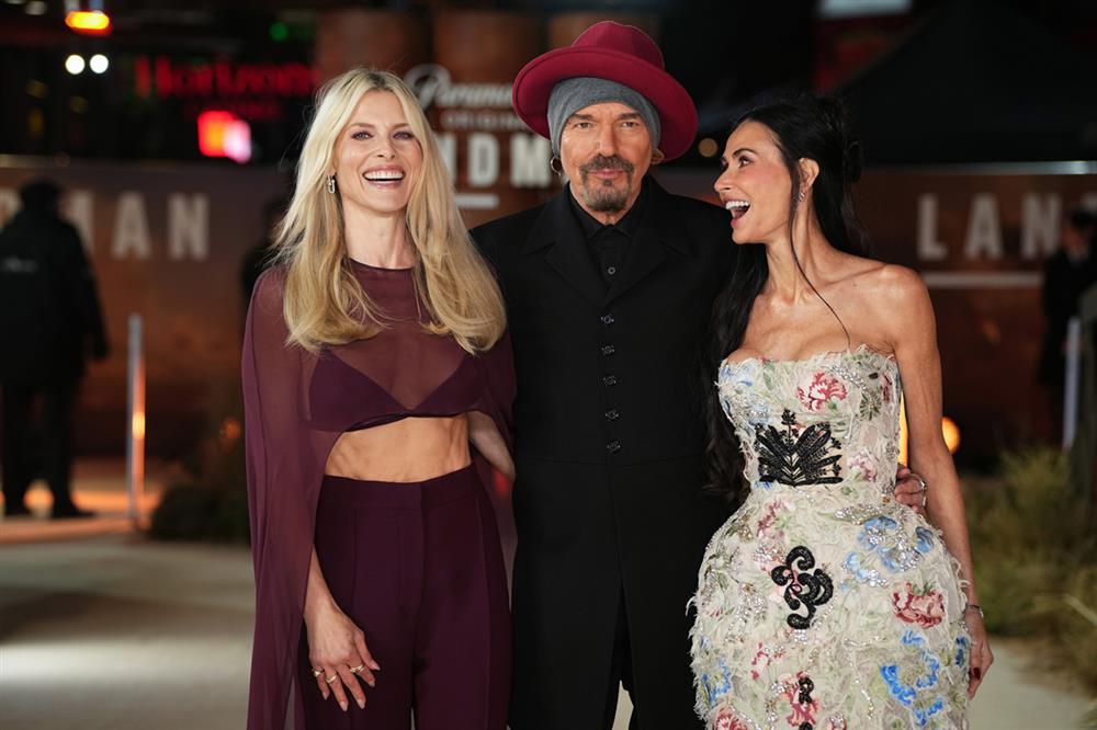 Ντέμι Μουρ: Η εκθαμβωτική εμφάνισή της στην πρεμιέρα της σειράς Landman στο Λονδίνο