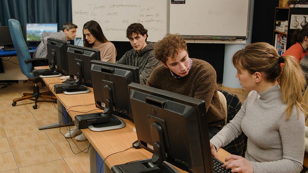 ΠΟΙΟΣ ΠΑΠΑΔΟΠΟΥΛΟΣ - ΑΝΤ1