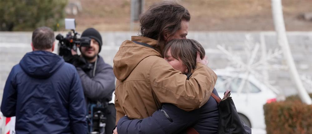 Τραγωδία στην Ελβετία: Βεγγαλικά σε μπουκάλια σαμπάνιας φαίνεται πως προκάλεσαν τη φονική πυρκαγιά