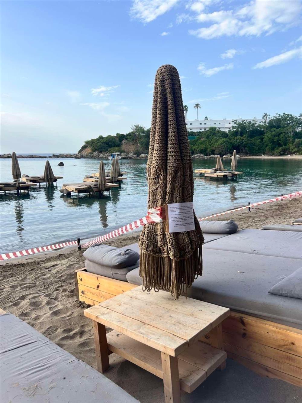 Ρόδος - Αγία Μαρίνα - Ομπρέλες στην θάλασσα - Σφράγιση επιχείρησης Ρόδος - Αγία Μαρίνα - Ομπρέλες στην θάλασσα - Σφράγιση επιχείρησης