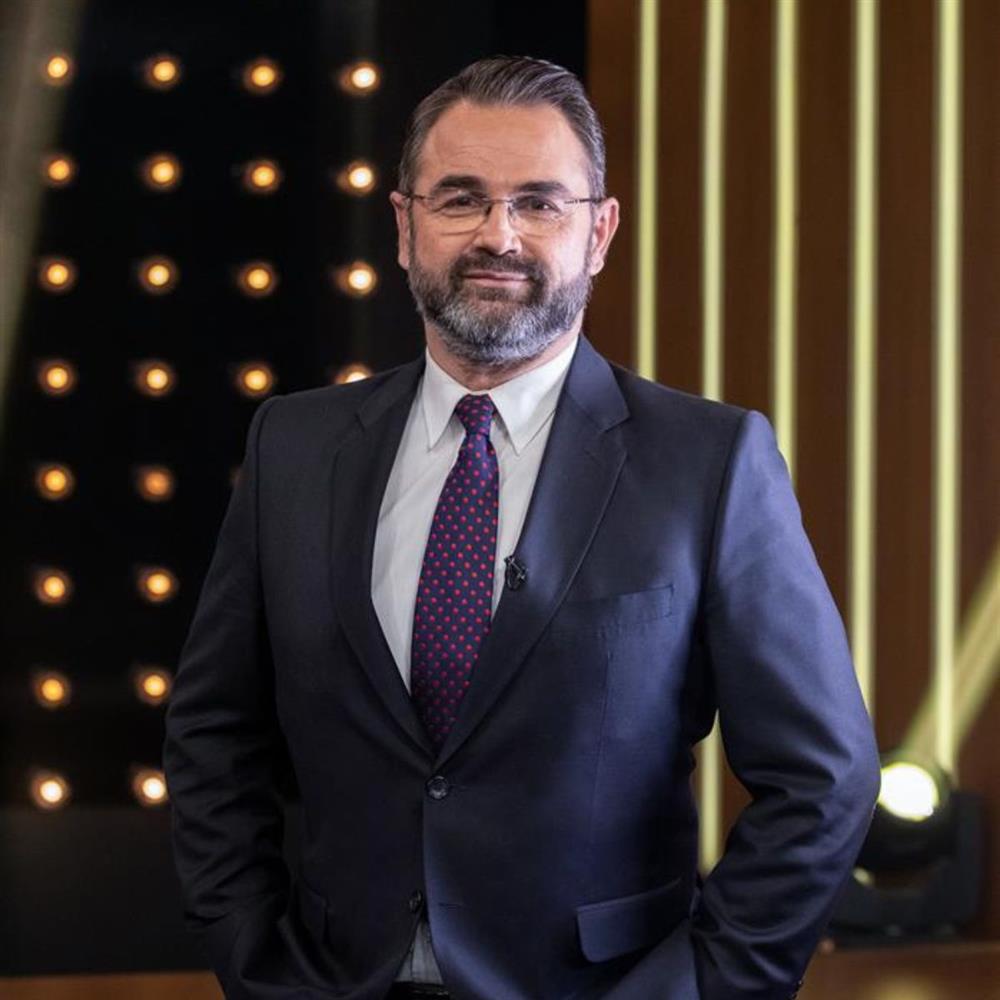 Σταύρος Μπαλάσκας: Μιλά για τη στιγμή που σήκωσε on air τη μπλούζα του στο "Πρωινό"  -  "Πλάκα κάναμε, τα γουστάρω αυτά"