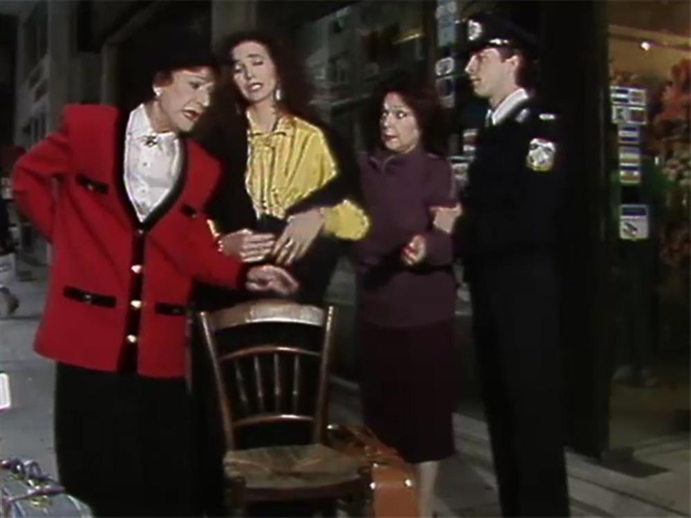 Μάμα μια (Επεισ.17 - Ο καθένας στον δρόμο του μέρος Α)