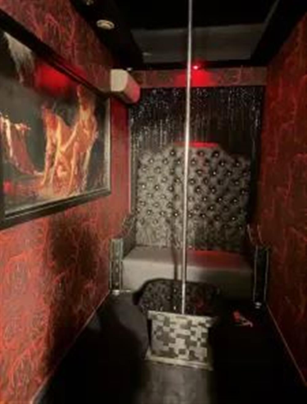 Καλλιθέα - Stripshow Καλλιθέα - Stripshow