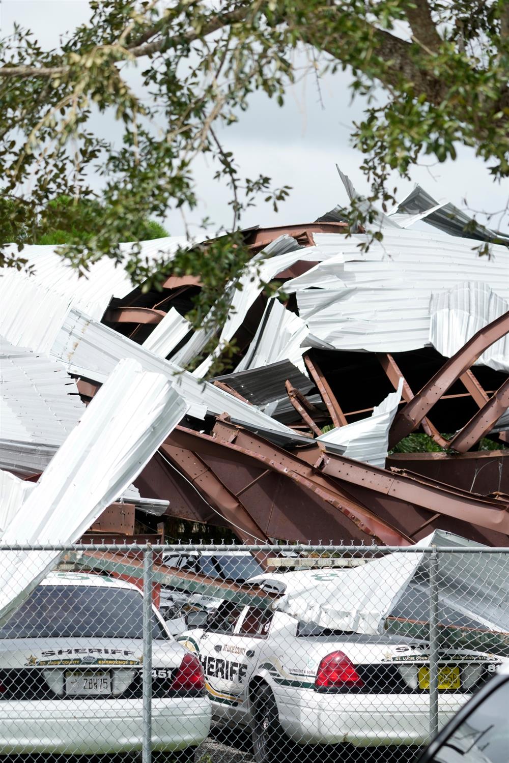 Τυφώνας Μίλτον