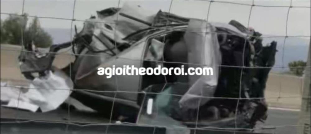 Θανατηφόρο τροχαίο στους Αγίους Θεοδώρους - Οδηγός έπεσε στις μπάρες της εθνικής οδού