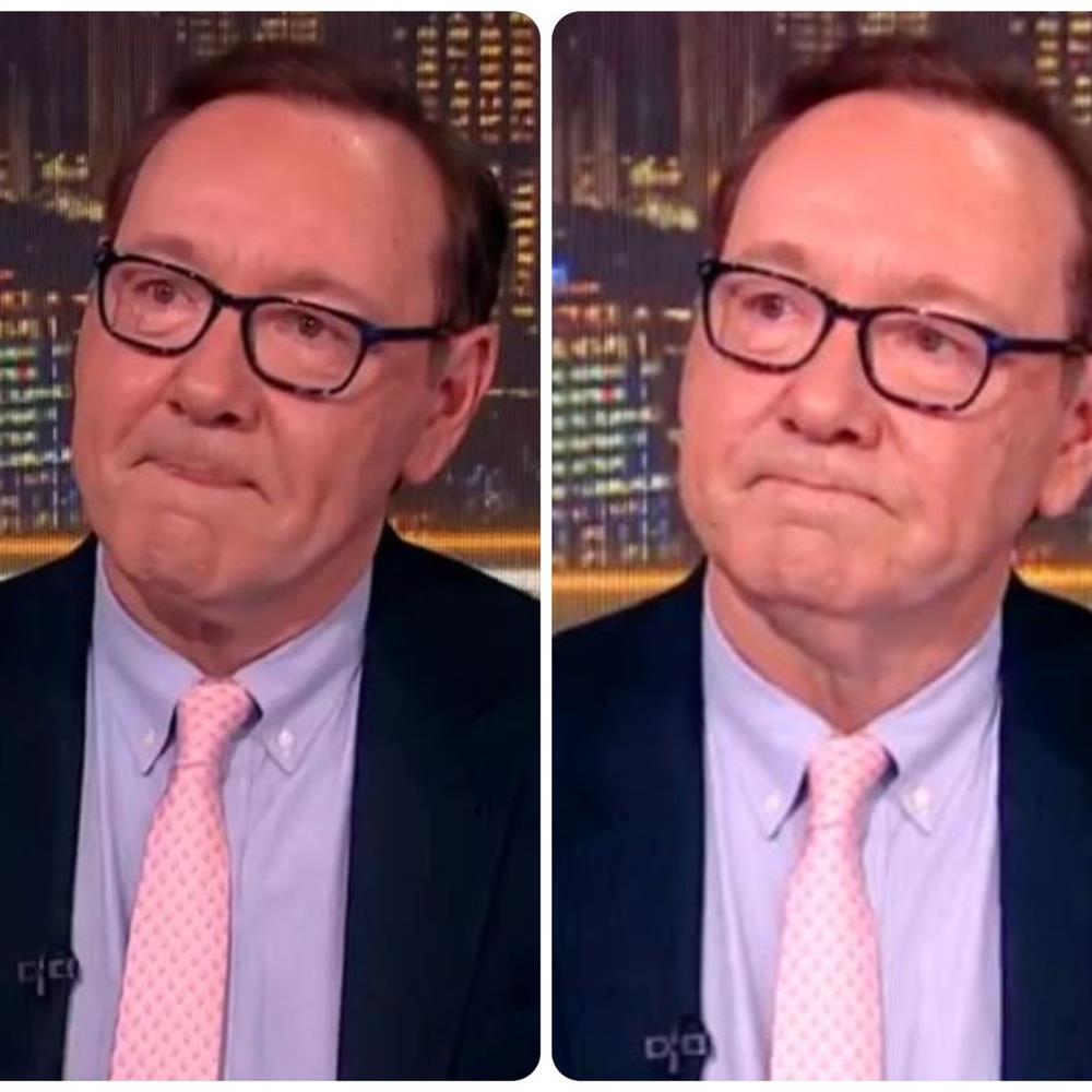 Κέβιν Σπέισι: Ξέσπασε σε κλάματα σε συνέντευξή του - "Άπλωνα πολύ τα χέρια μου"