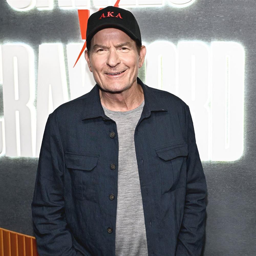 Τσάρλι Σιν: Ο λόγος που αποκάλυψε ότι είχε ερωτικές σχέσεις με άντρες