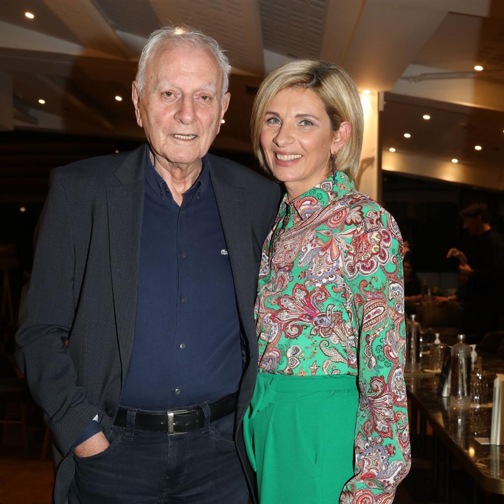 Κώστας Χαρδαβέλλας σύζυγος