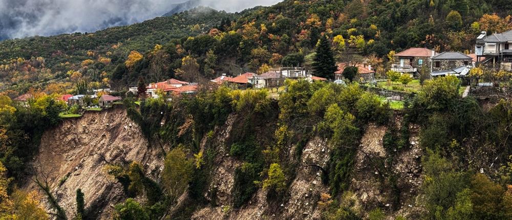 Τζουμέρκα:  Η κακοκαιρία προκάλεσε κατάρρευση εδάφους 50 μέτρα από οικισμό (εικόνες)