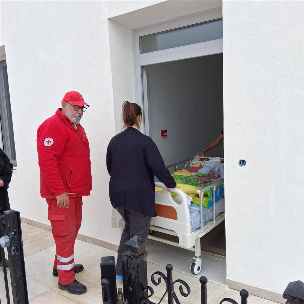 ΕΡΥΘΡΟΣ ΣΤΑΥΡΟΣ -  ΑΣΚΗΣΗ ΕΚΚΕΝΩΣΗΣ ΣΤΟ ΓΗΡΟΚΟΜΕΙΟ ΘΗΡΑΣ