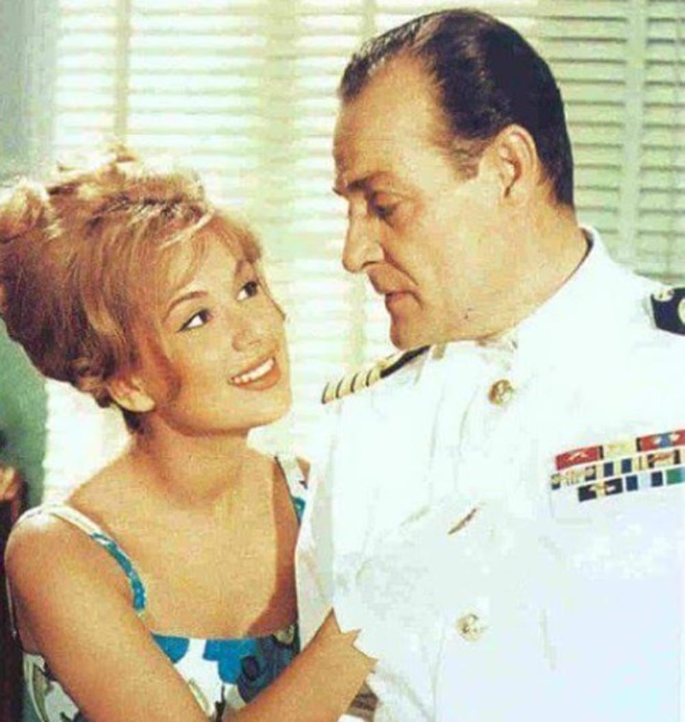 Λάμπρος Κωνσταντάρας