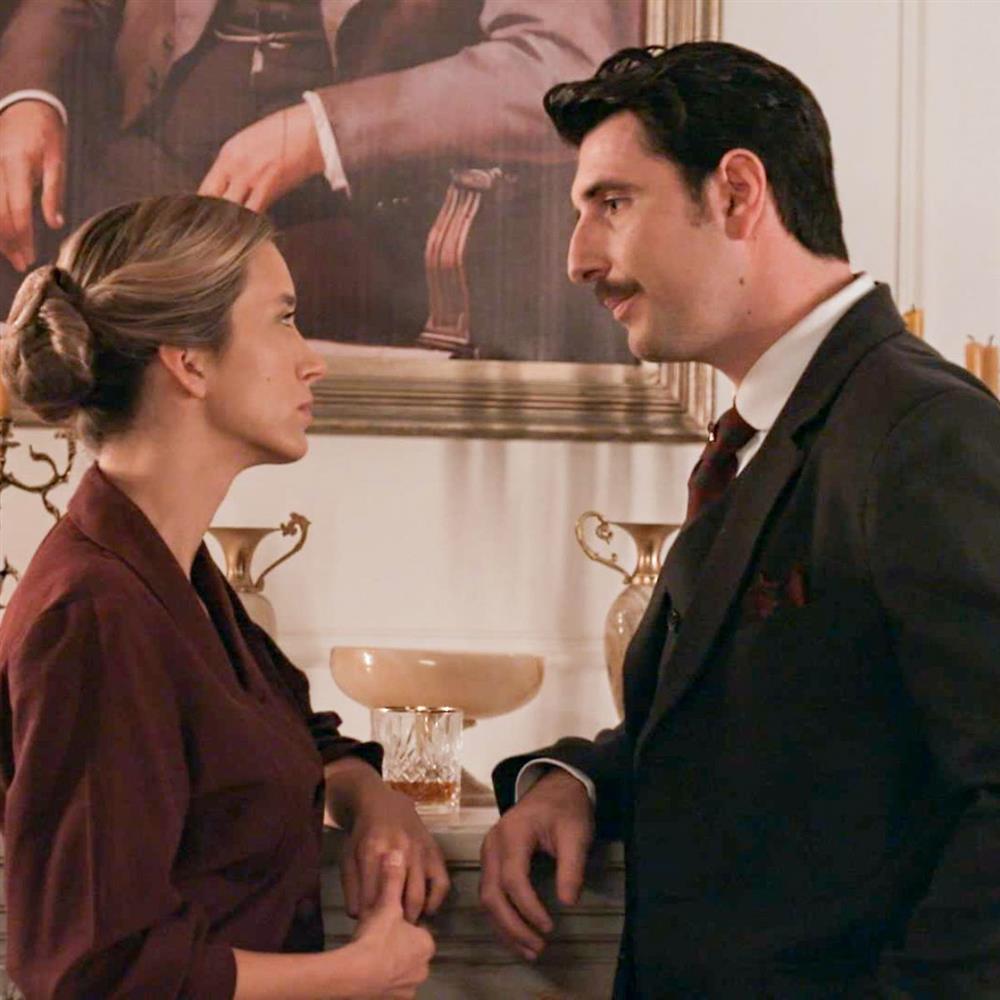 Grand Hotel: Η Ελένη αποκαλύπτει στον Ρήγα ότι ο Χατζημήτρος θέλει να χτίσει πάνω στο ξενοδοχείο το δικό του εργοστάσιο